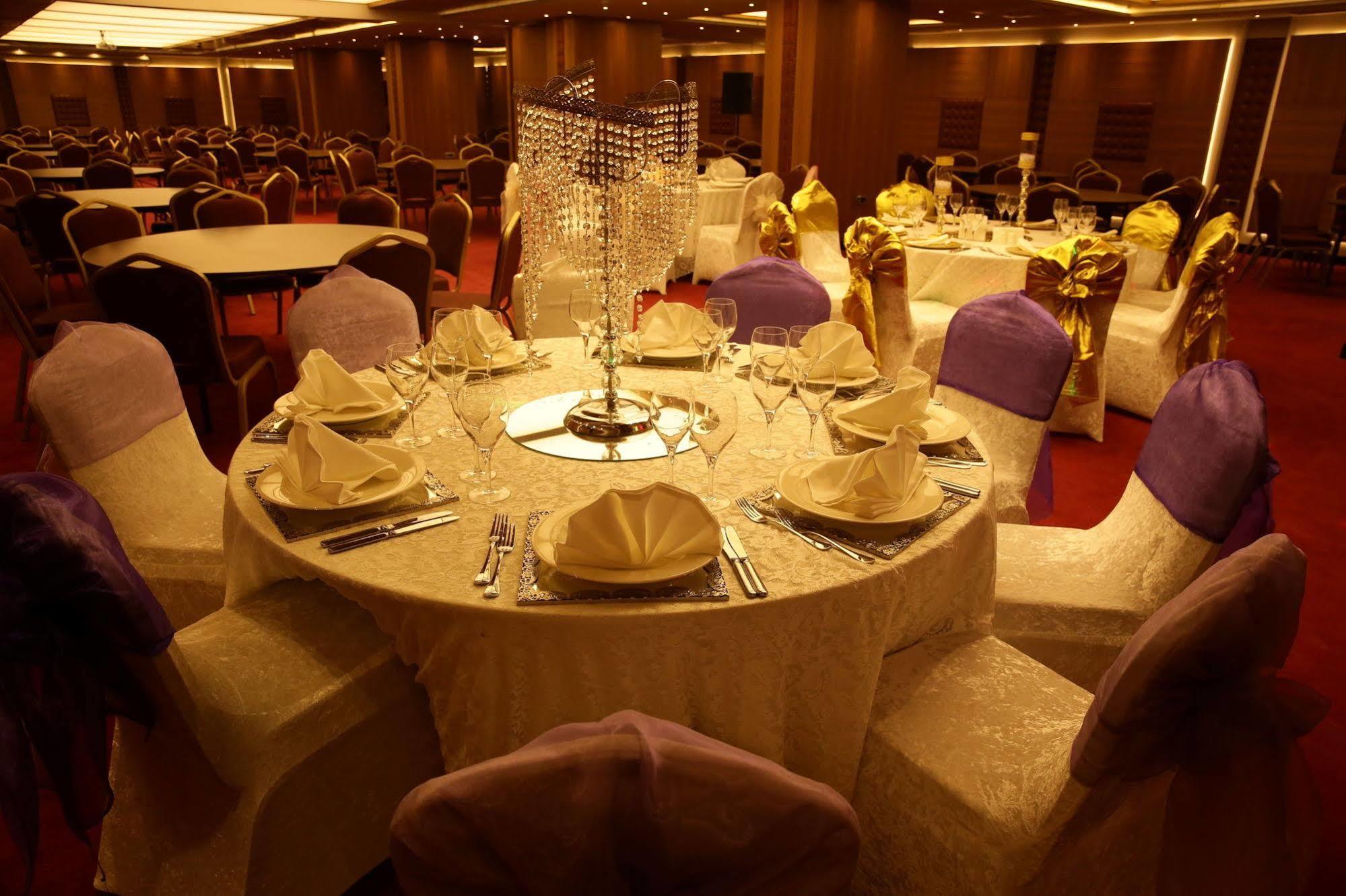 Atasehir Palace Hotel & Conference اسطنبول المظهر الخارجي الصورة