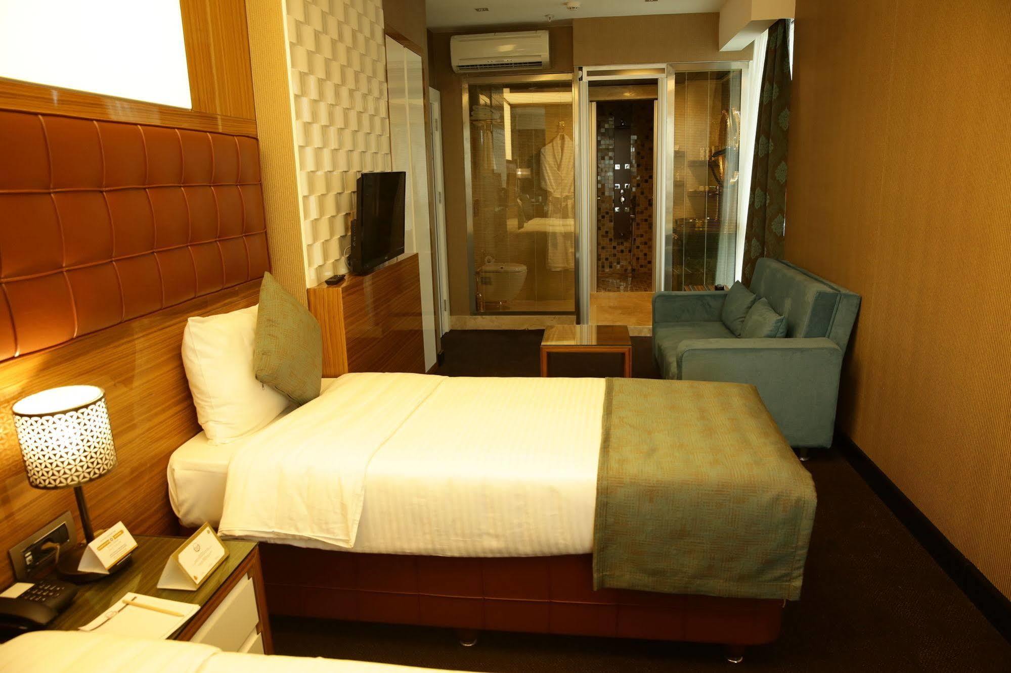Atasehir Palace Hotel & Conference اسطنبول المظهر الخارجي الصورة