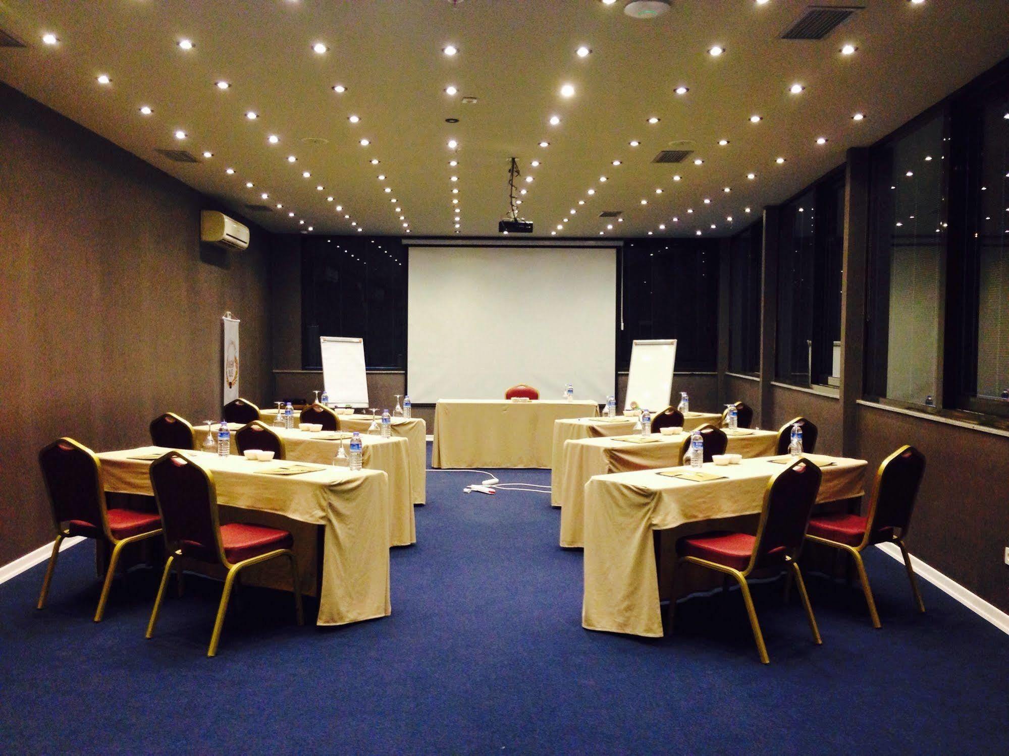Atasehir Palace Hotel & Conference اسطنبول المظهر الخارجي الصورة